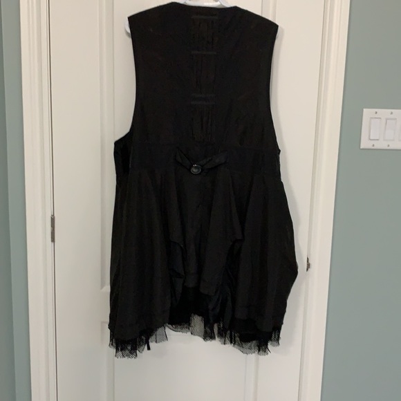 Beautiful tunic selling due to weight loss. Great with leggings! - Picture 3 of 3
